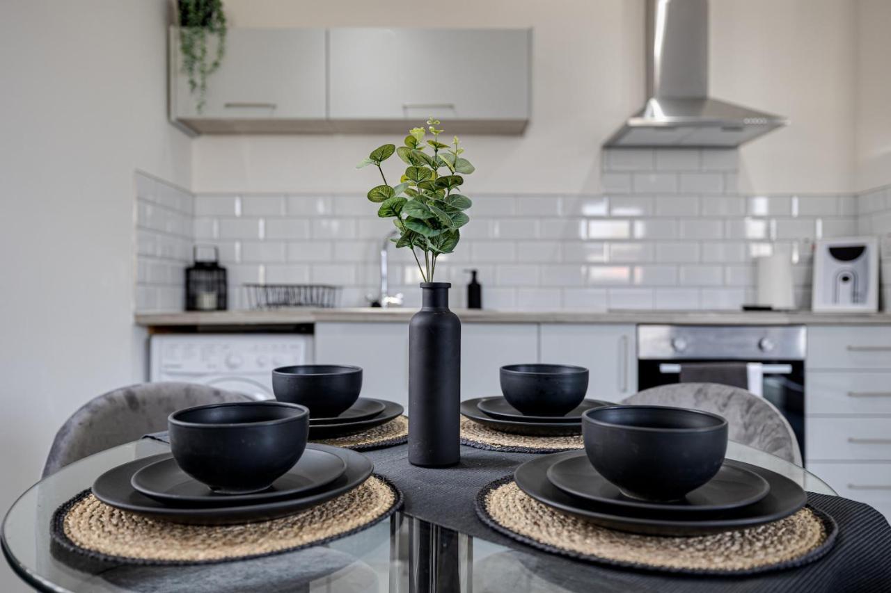 Top Floor Apartment With Private Balcony In Stockport Centre By Hass Haus ภายนอก รูปภาพ
