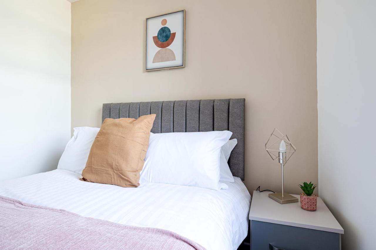 Top Floor Apartment With Private Balcony In Stockport Centre By Hass Haus ภายนอก รูปภาพ