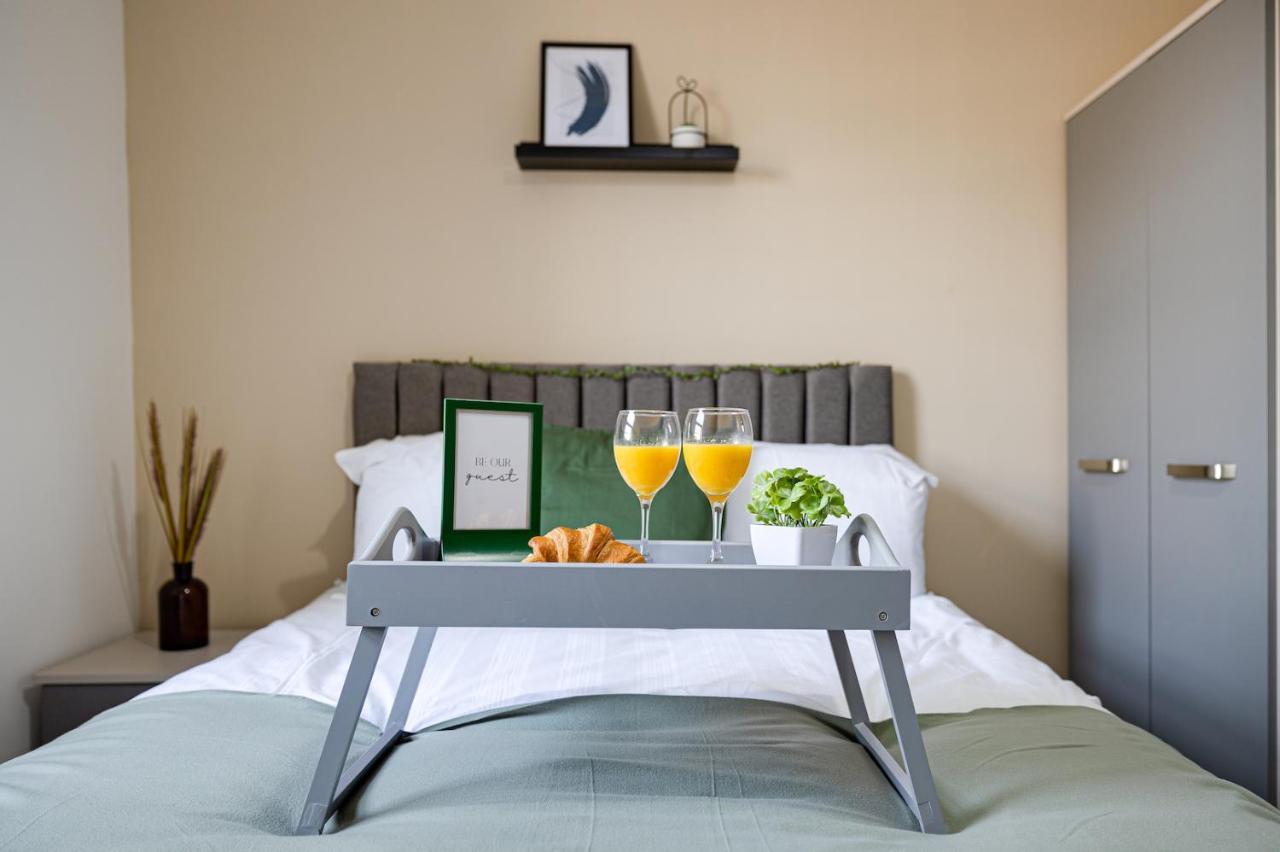 Top Floor Apartment With Private Balcony In Stockport Centre By Hass Haus ภายนอก รูปภาพ
