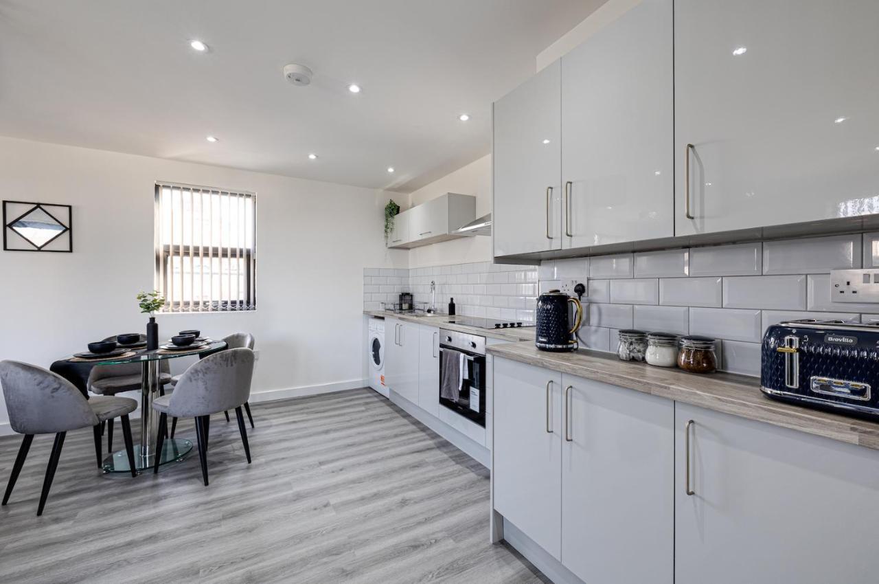 Top Floor Apartment With Private Balcony In Stockport Centre By Hass Haus ภายนอก รูปภาพ