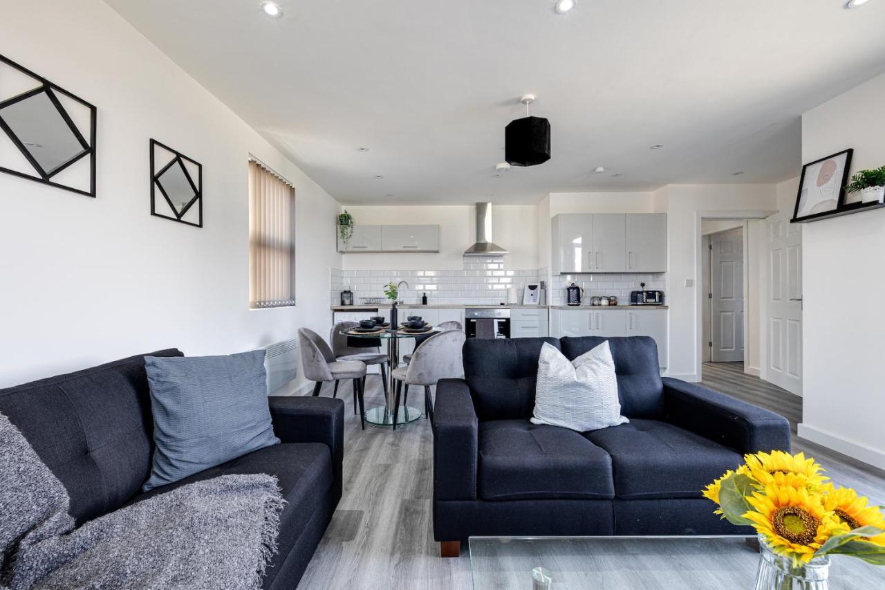 Top Floor Apartment With Private Balcony In Stockport Centre By Hass Haus ภายนอก รูปภาพ