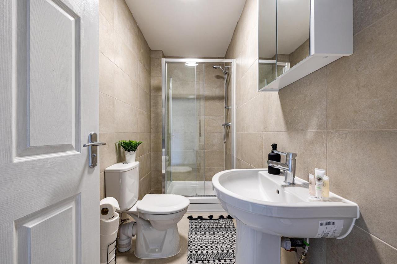 Top Floor Apartment With Private Balcony In Stockport Centre By Hass Haus ภายนอก รูปภาพ