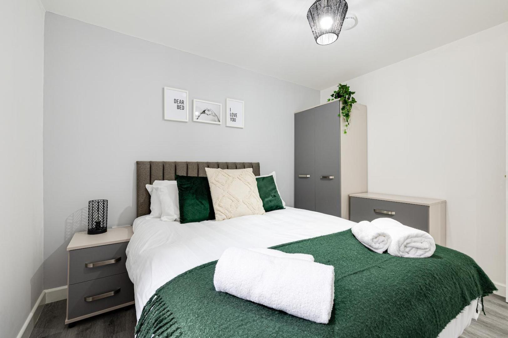 Top Floor Apartment With Private Balcony In Stockport Centre By Hass Haus ภายนอก รูปภาพ