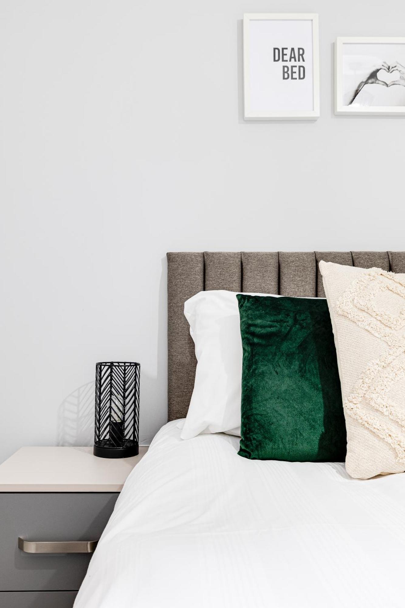Top Floor Apartment With Private Balcony In Stockport Centre By Hass Haus ภายนอก รูปภาพ