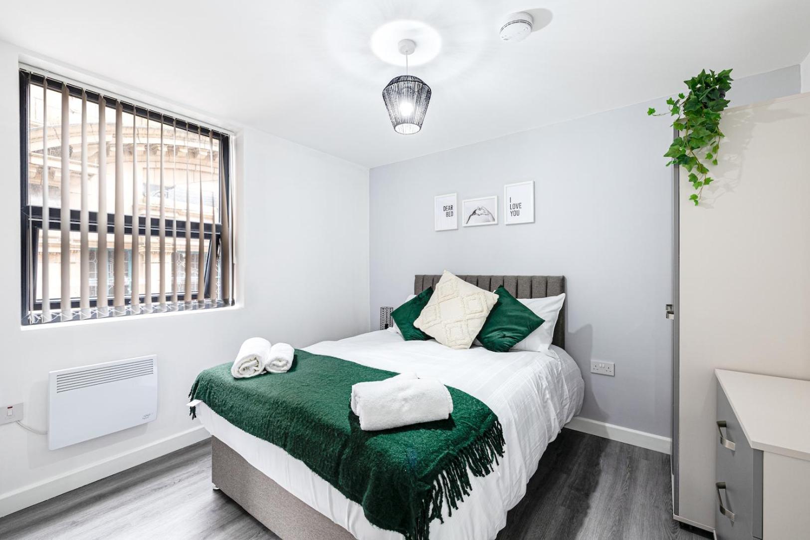 Top Floor Apartment With Private Balcony In Stockport Centre By Hass Haus ภายนอก รูปภาพ