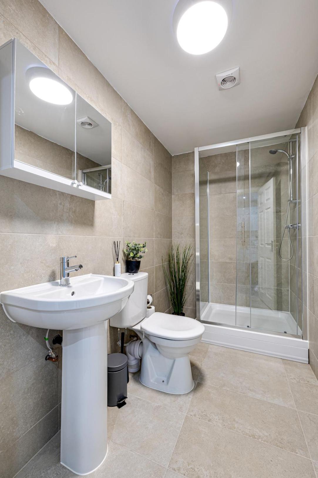 Top Floor Apartment With Private Balcony In Stockport Centre By Hass Haus ภายนอก รูปภาพ